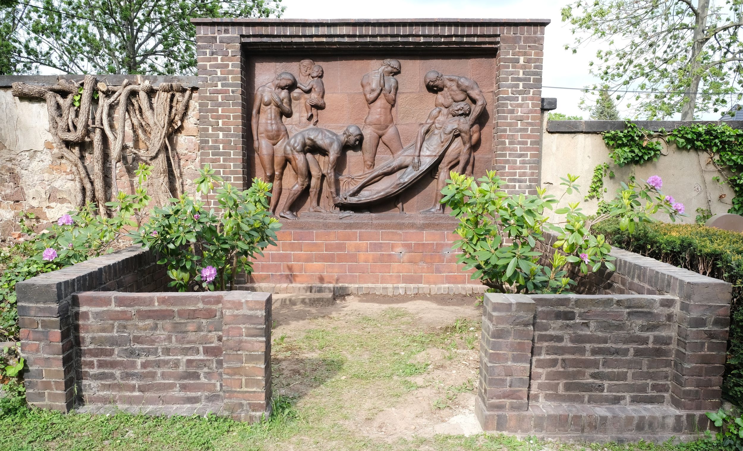 Grab Bauch Meissen Foto Doreen Cramer